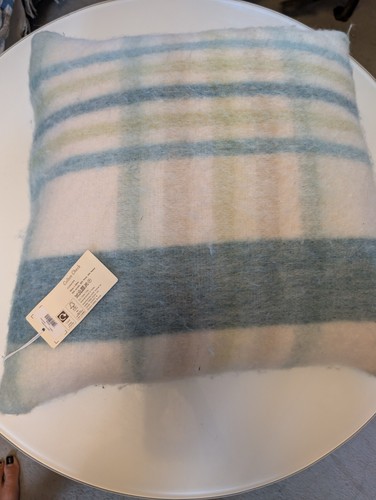 Laura ashley cushion wool - laura,