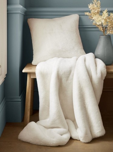 Laura ashley newland - laura,