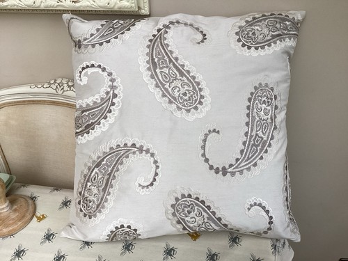 Laura ashley paisley - ashley,