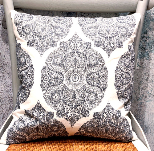 New laura ashley - laura,
